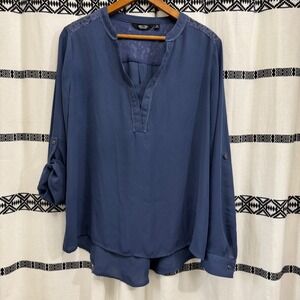 Simply Vera Vera Wang Navy Blouse Medium Lace Shoulder Roll Tab Sleeve Top